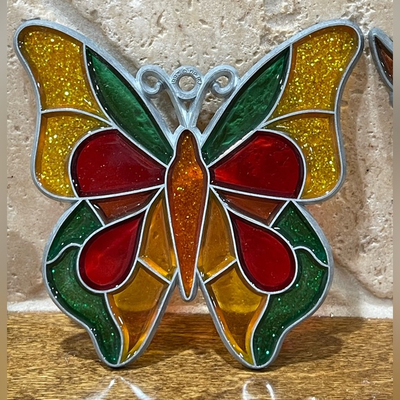 Parrot, butterfly & hummingbird suncatcher - Picture 3 of 11